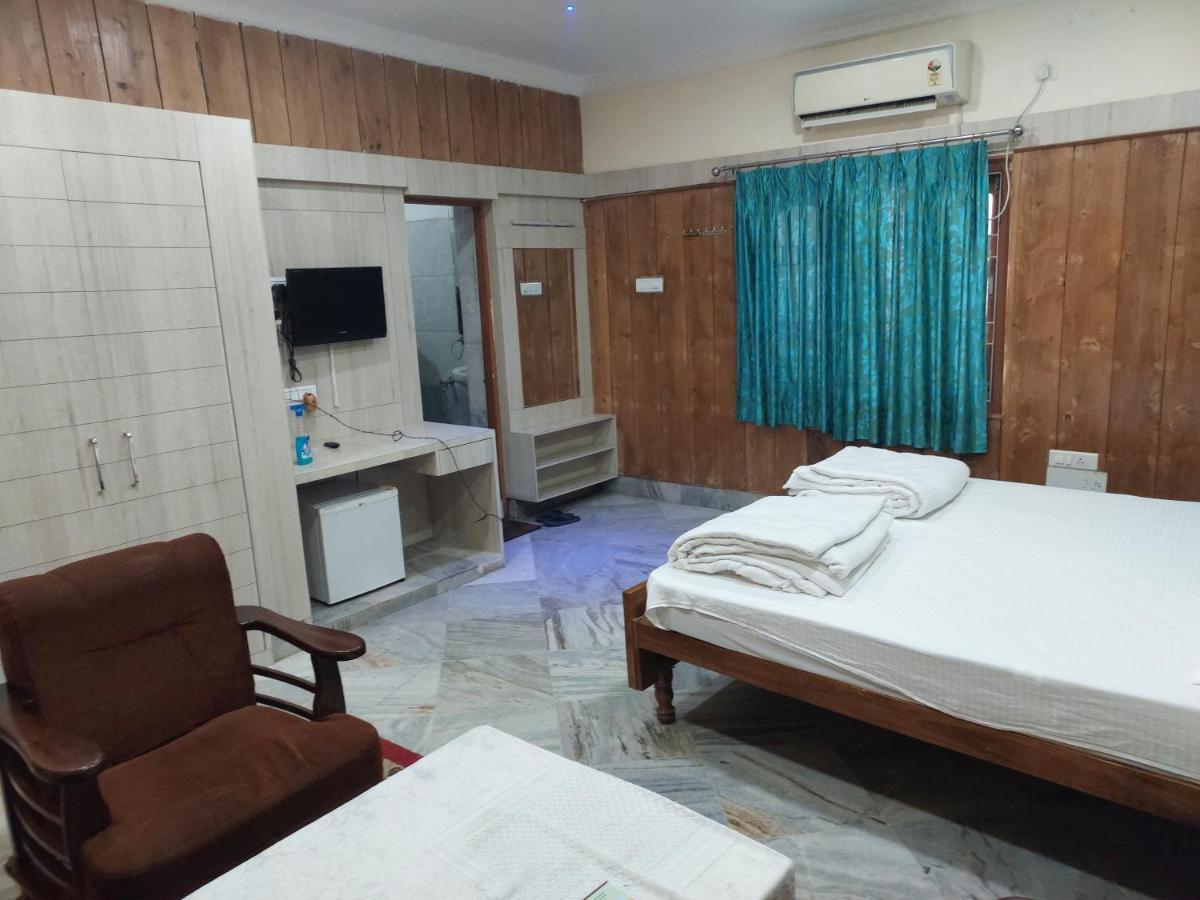 Radhika Resort Бхубанешвар Екстериор снимка
