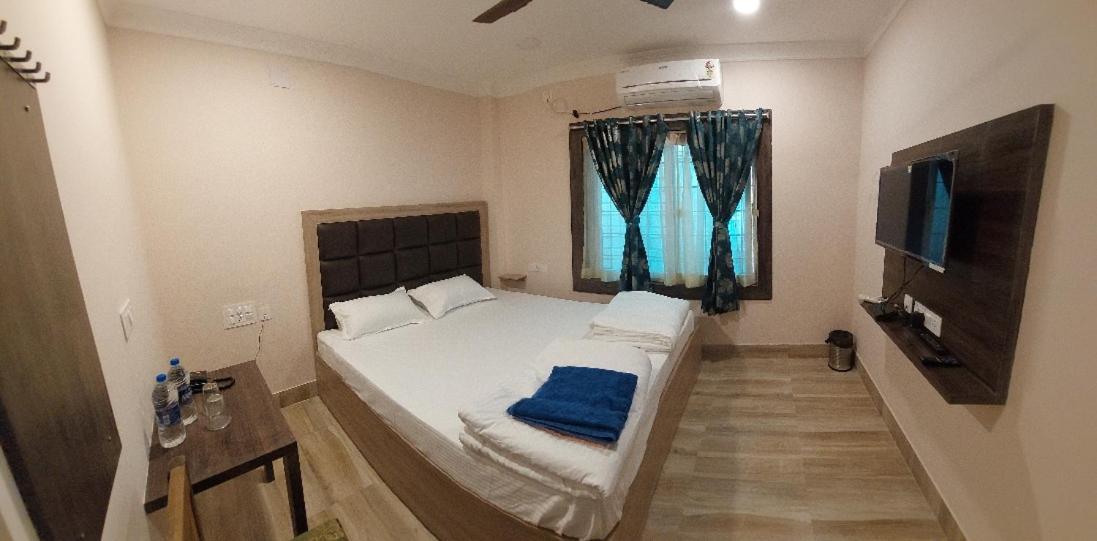 Radhika Resort Бхубанешвар Екстериор снимка
